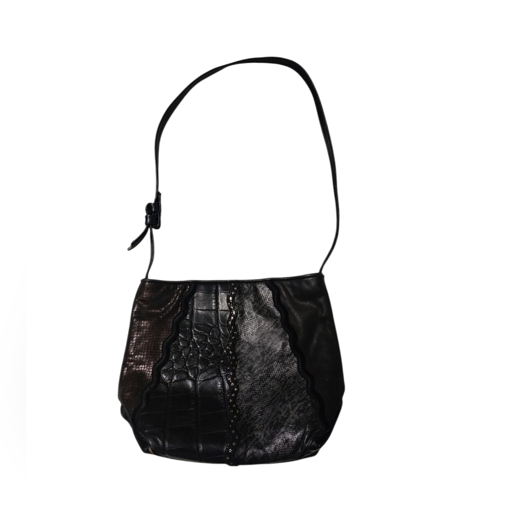 Chic Black Textured Shoulder Bag